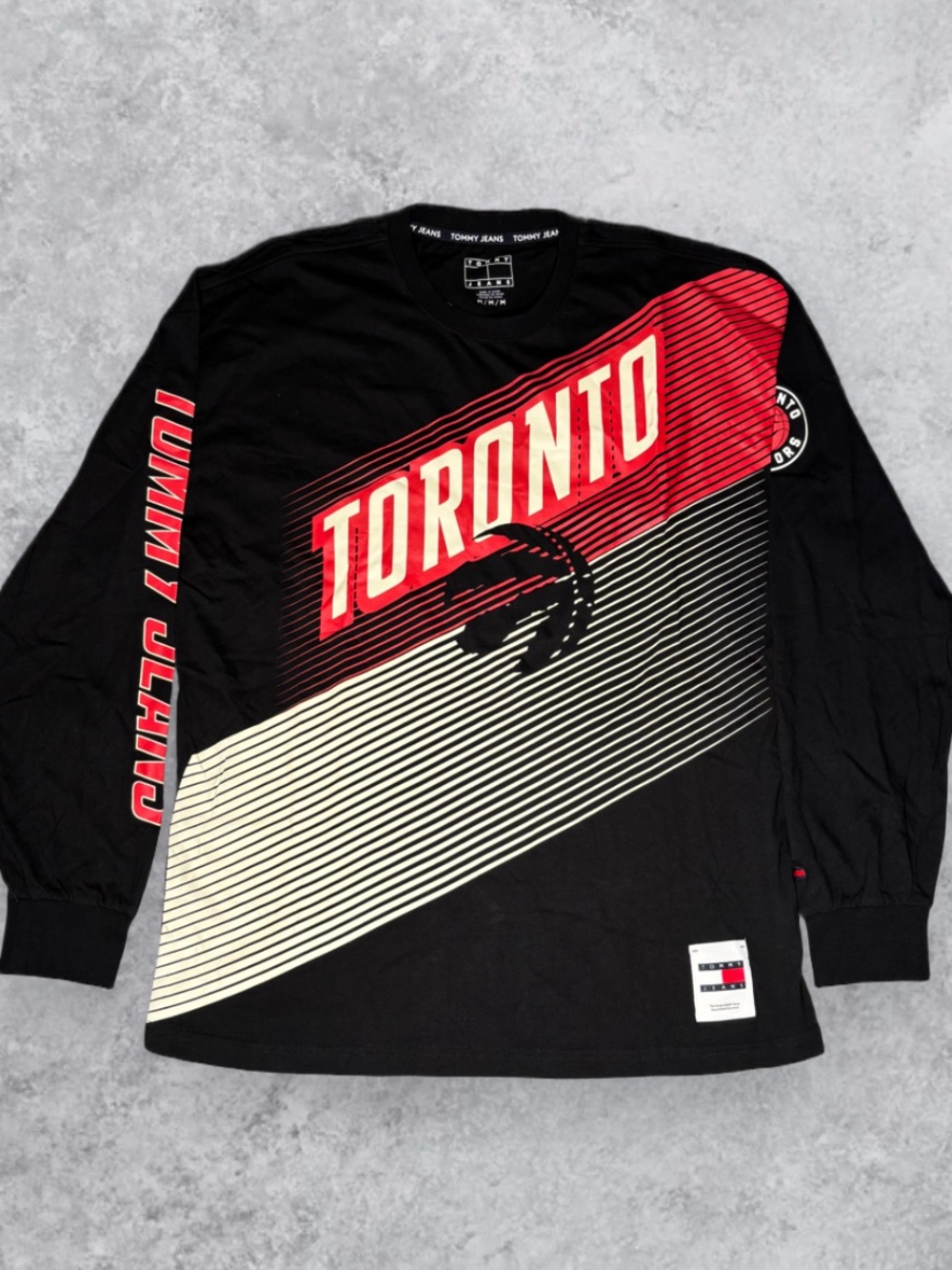 Tommy Jeans x NBA Toronto Raptors Colourblock Graphic Long Sleeve Tee Size M